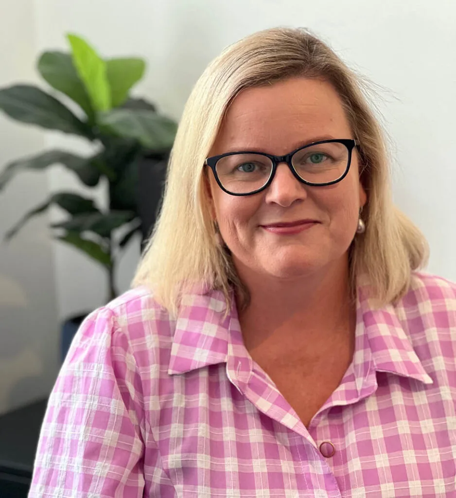Amy Critchley, experienced relationship and individual therapist in Canberra at YMU