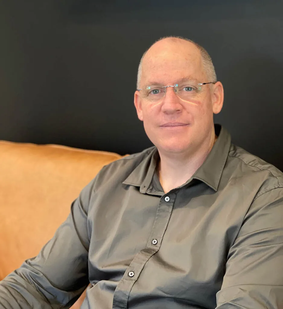 Al Robinson, experienced relationship and individual therapist in Canberra at YMU