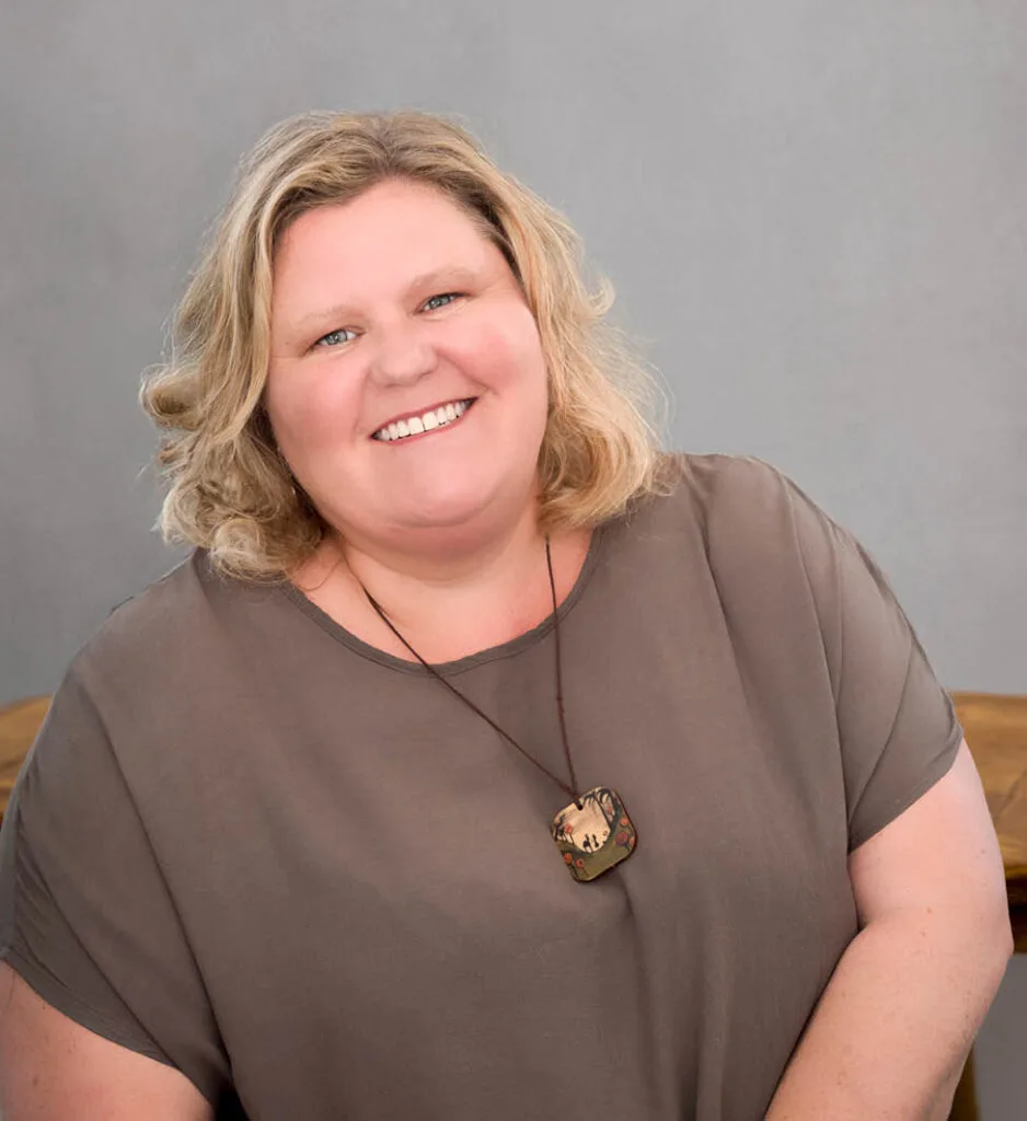 Melanie Sheehan, experienced relationship, family and individual therapist in Canberra at YMU