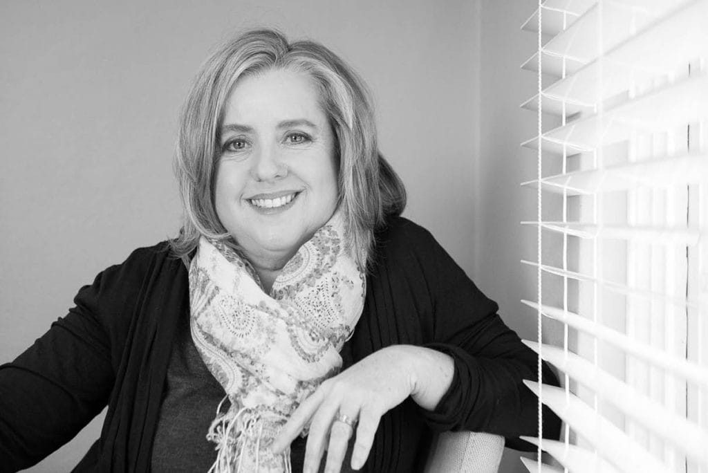 Portrait of Janine Moran, ICCEFT Trainer and specialist in Emotionally Focused Therapy, dedicated to strengthening relationships worldwide.