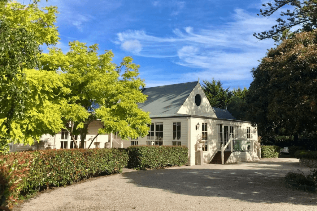 Couples’ retreat at Glen Isla House, Phillip Island. Reflect, renew, and reconnect over 2.5 days with EFT therapists Gail Hawking and Sue Coonan.